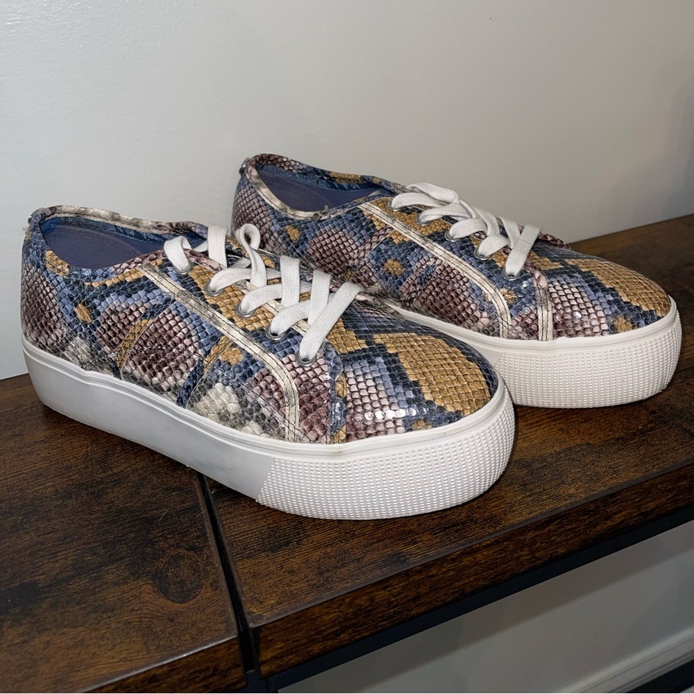 Steve Madden Snakeskin shoes